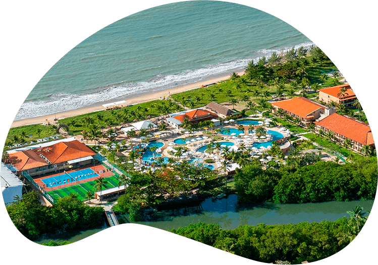 Vista aérea do Salinas Maragogi, resort All Inclusive à beira mar em Alagoas.